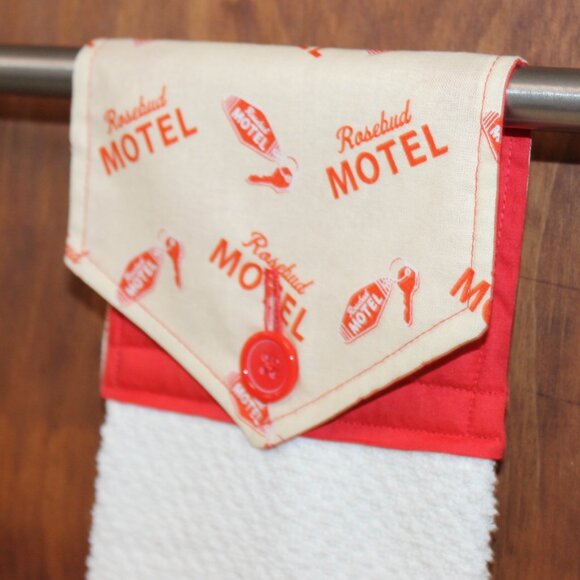 ROSEBUD MOTEL SCHITT'S CREEK HAND TOWEL RED & WHITE HANDMADE HANGING KITCHEN - Picture 3 of 4